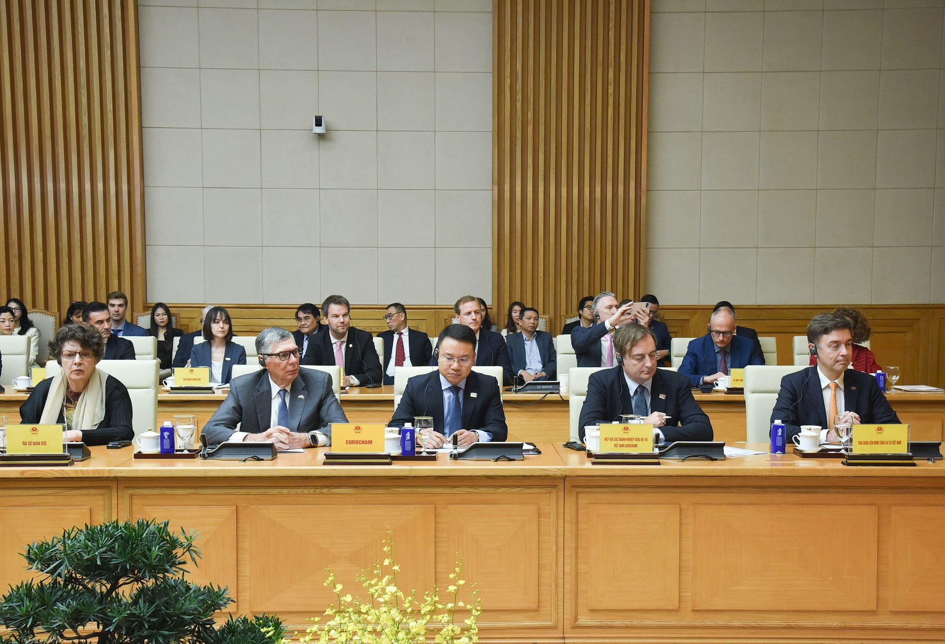 Representantes de organizaciones y asociaciones empresariales europeas. Representantes de organizaciones y asociaciones empresariales europeas.