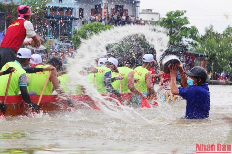 Los equipos compitieron enérgicamente desde la partida.