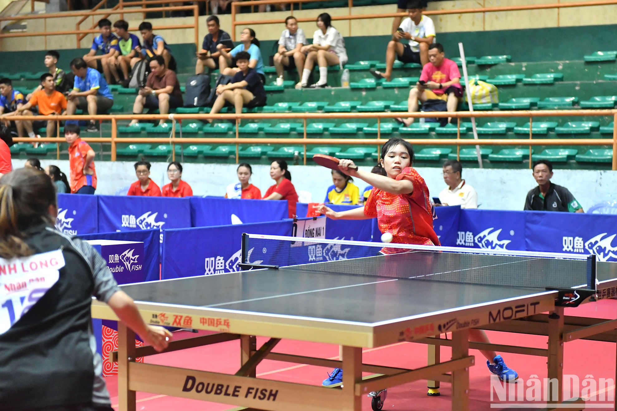 Partido por equipos femenino entre Dong Nai 1 y Vinh Long. Partido por equipos femenino entre Dong Nai 1 y Vinh Long.