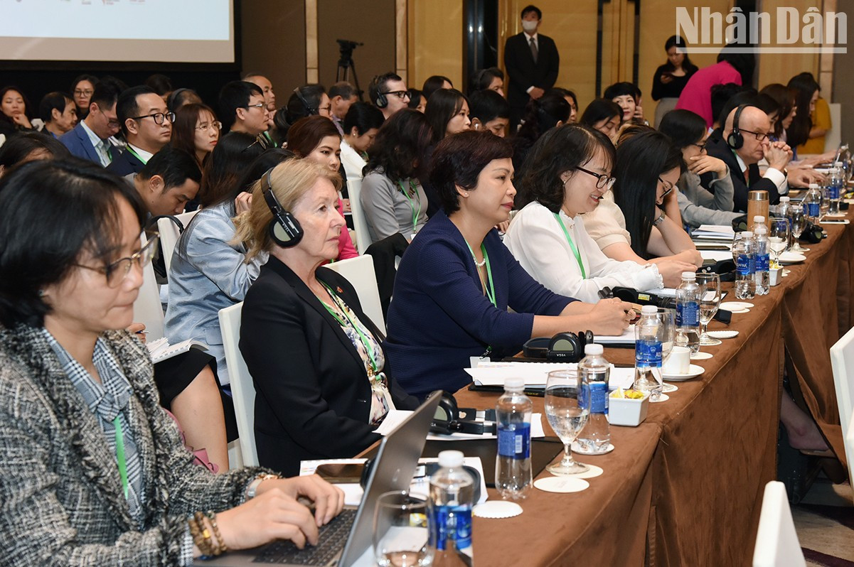 Delegados en el foro. Delegados en el foro.