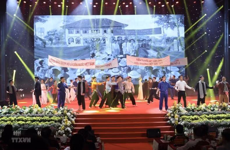 Actuación artística en el evento.