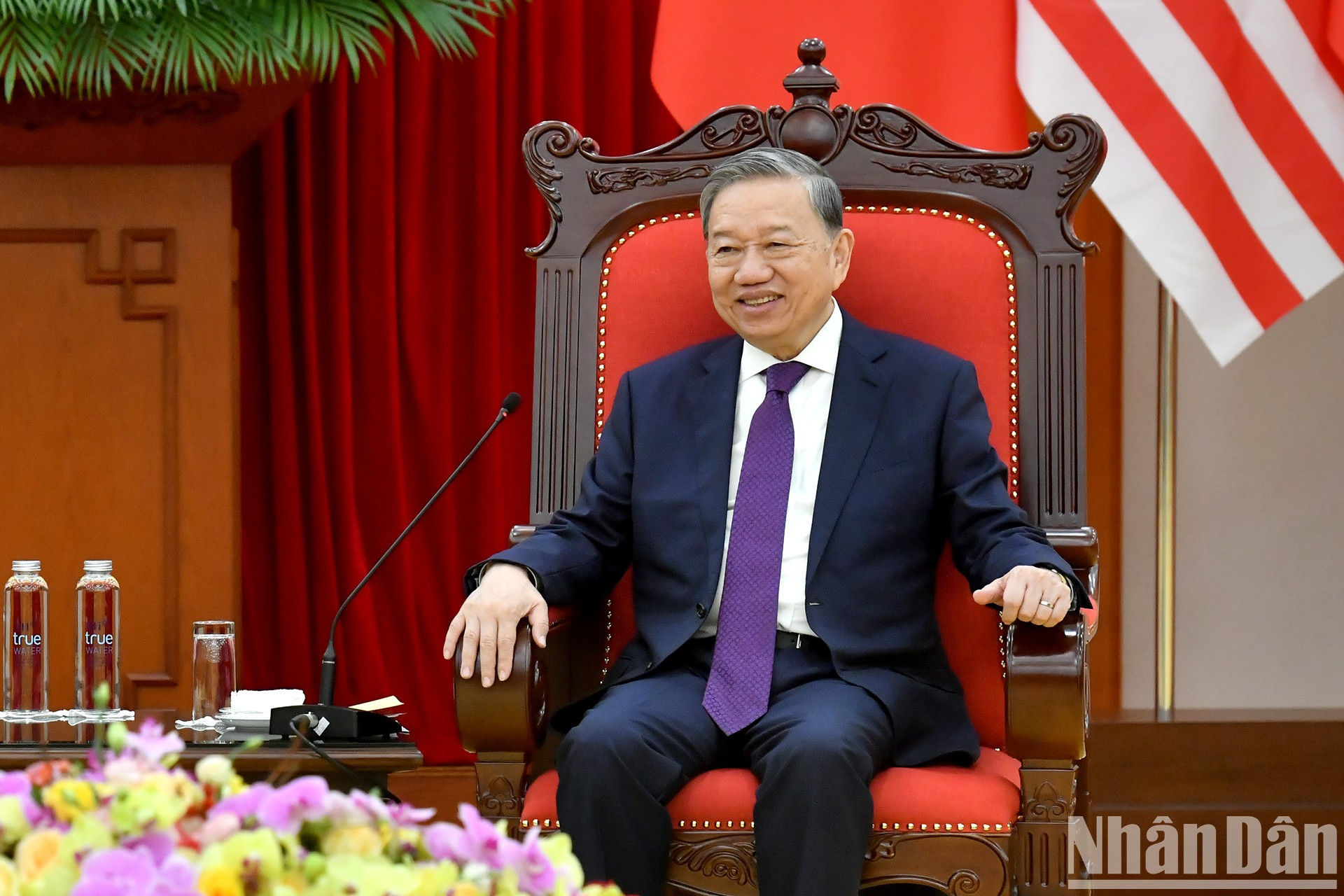 El líder partidista vietnamita habla en la recepción.