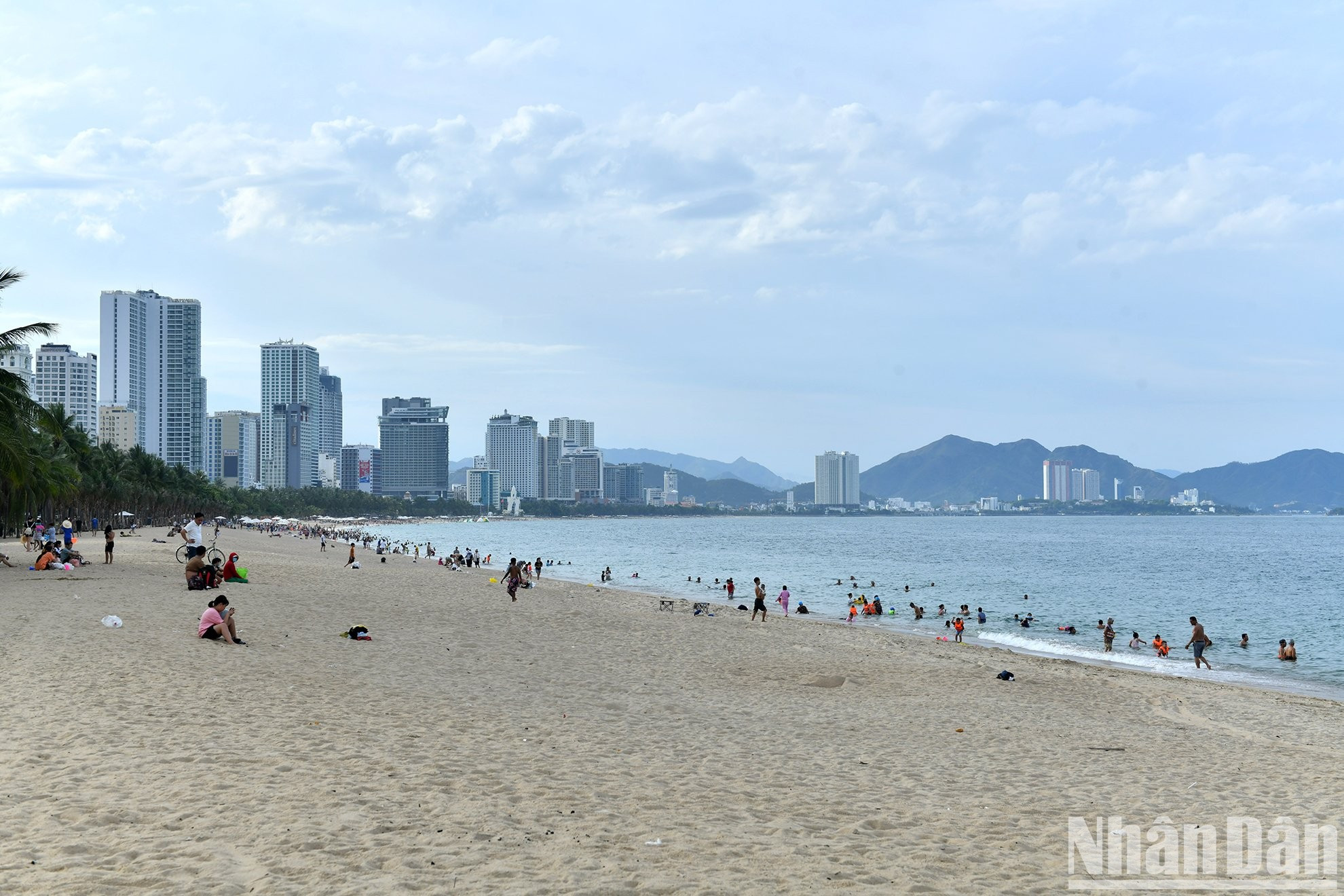 La ciudad es apacible y hermosa. La ciudad es apacible y hermosa.