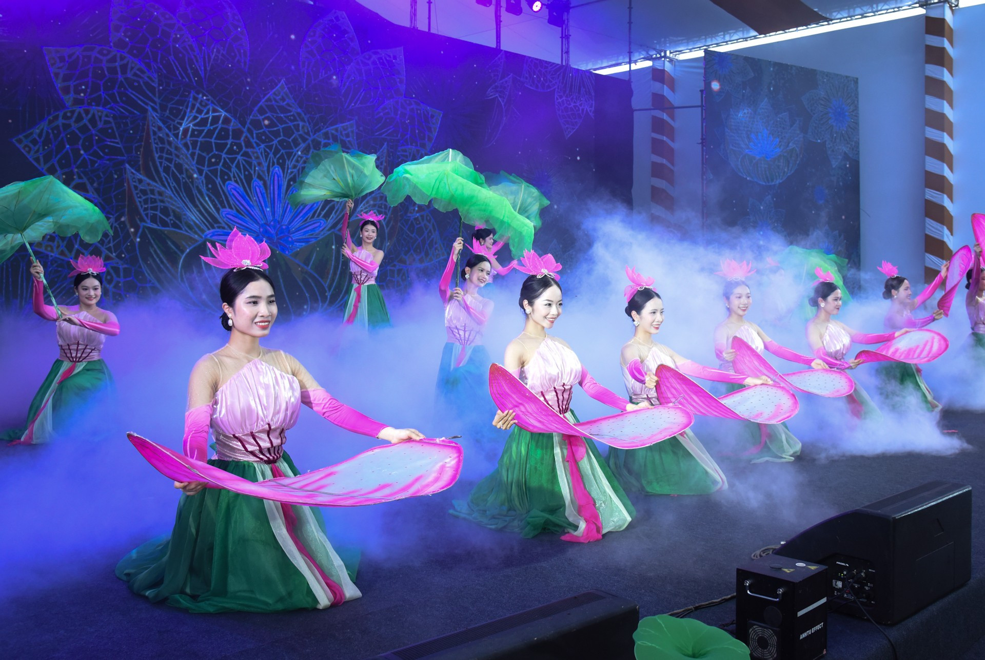 Programa artístico en la ceremonia. Programa artístico en la ceremonia.