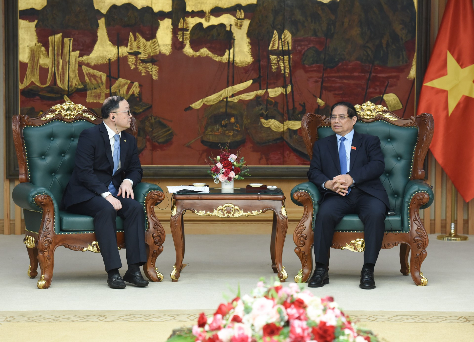 Pham Minh Chinh recibe a Zhou Jia Yi, presidente regional para Asia-Pacífico del grupo PowerChina.