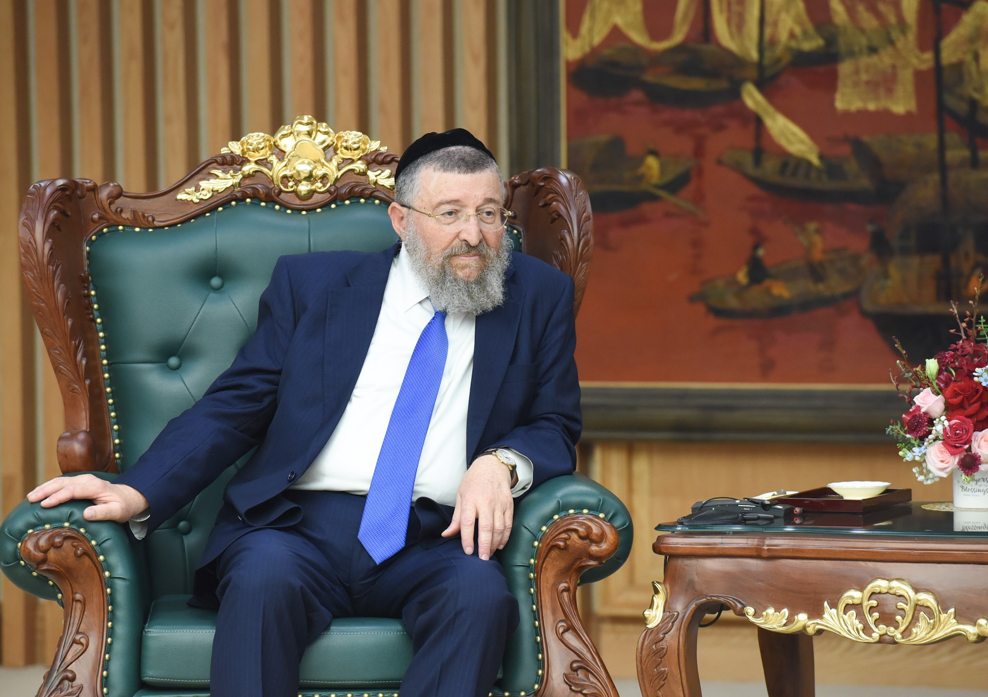 Yoav Ben Tzur, ministro de Trabajo de Israel, habla en el encuentro. Yoav Ben Tzur, ministro de Trabajo de Israel, habla en el encuentro.