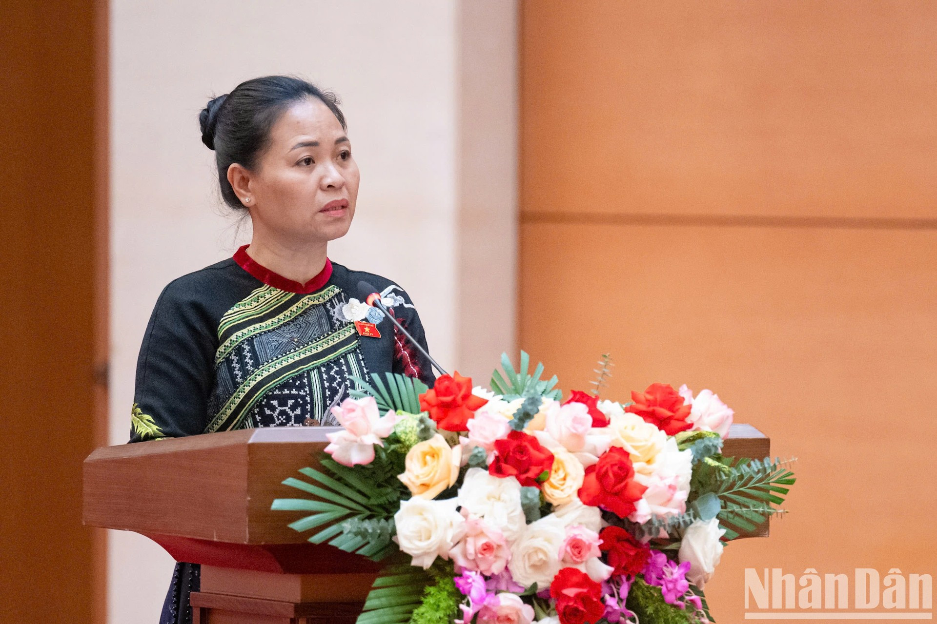 La diputada Nguyen Thi Thu Dung habla en el encuentro. La diputada Nguyen Thi Thu Dung habla en el encuentro.