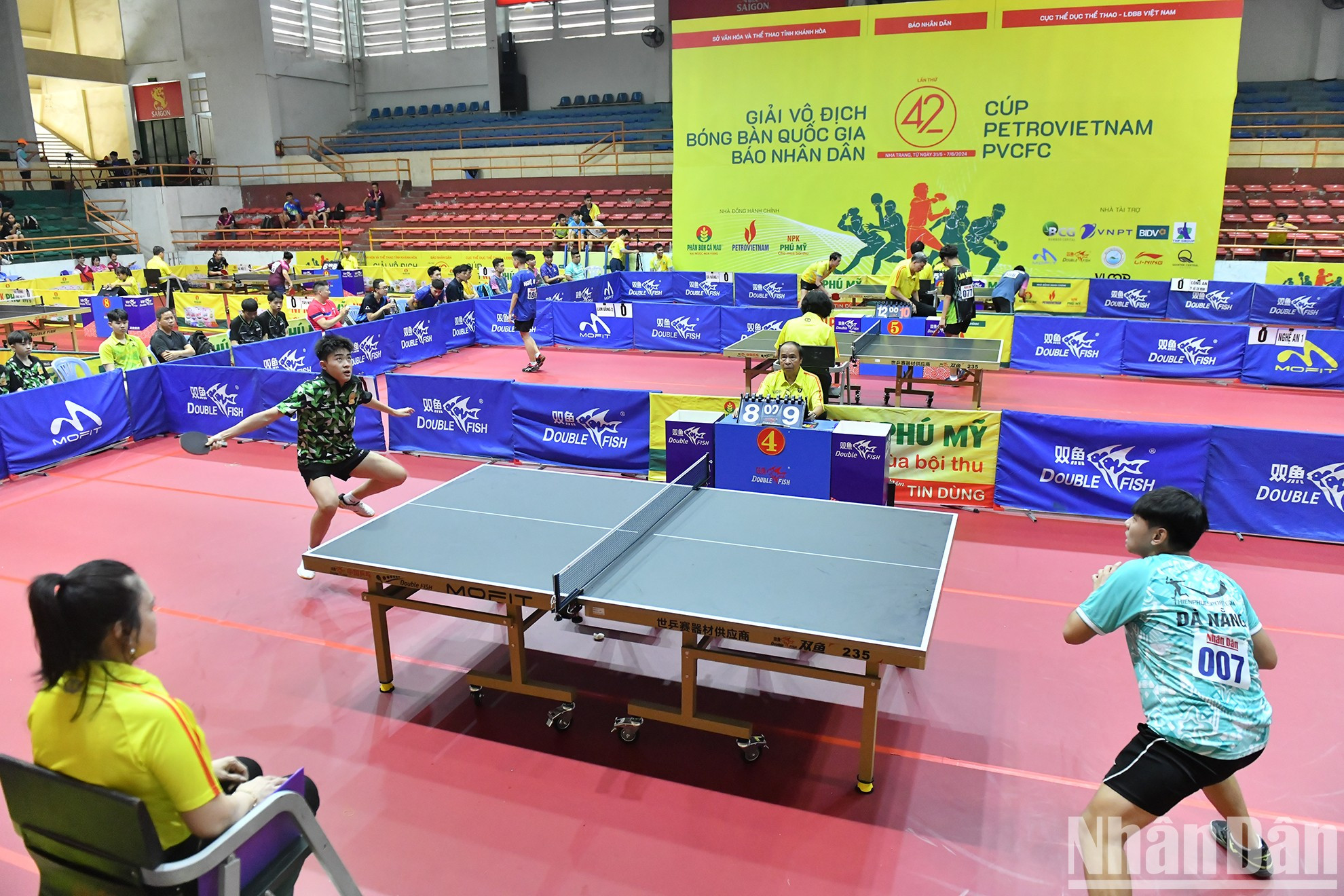 Partido por equipos masculino entre Da Nang 2 y Lam Dong 3. Partido por equipos masculino entre Da Nang 2 y Lam Dong 3.