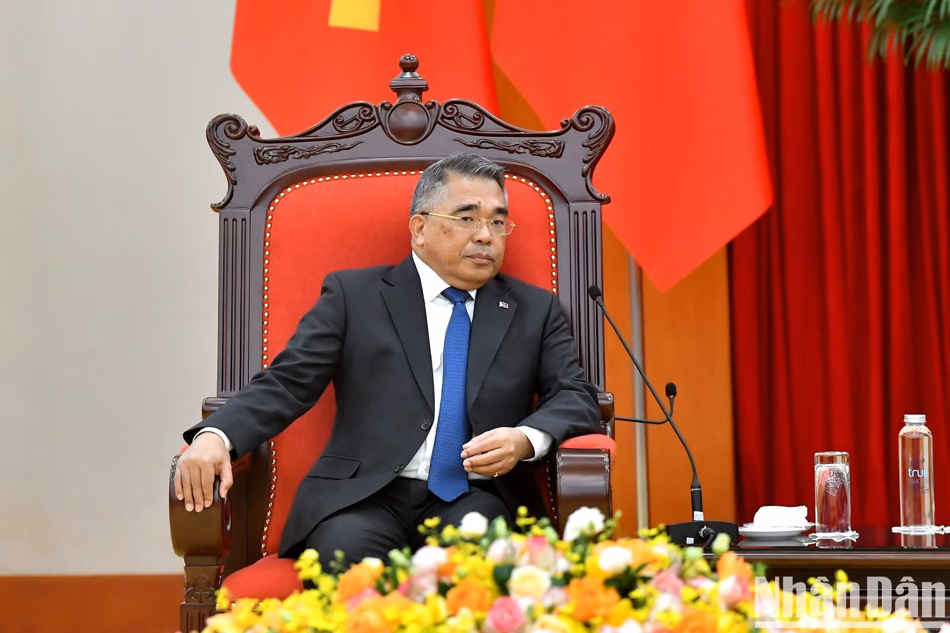 El embajador de Filipinas en Vietnam, Meynardo Los Banos Montealegre.