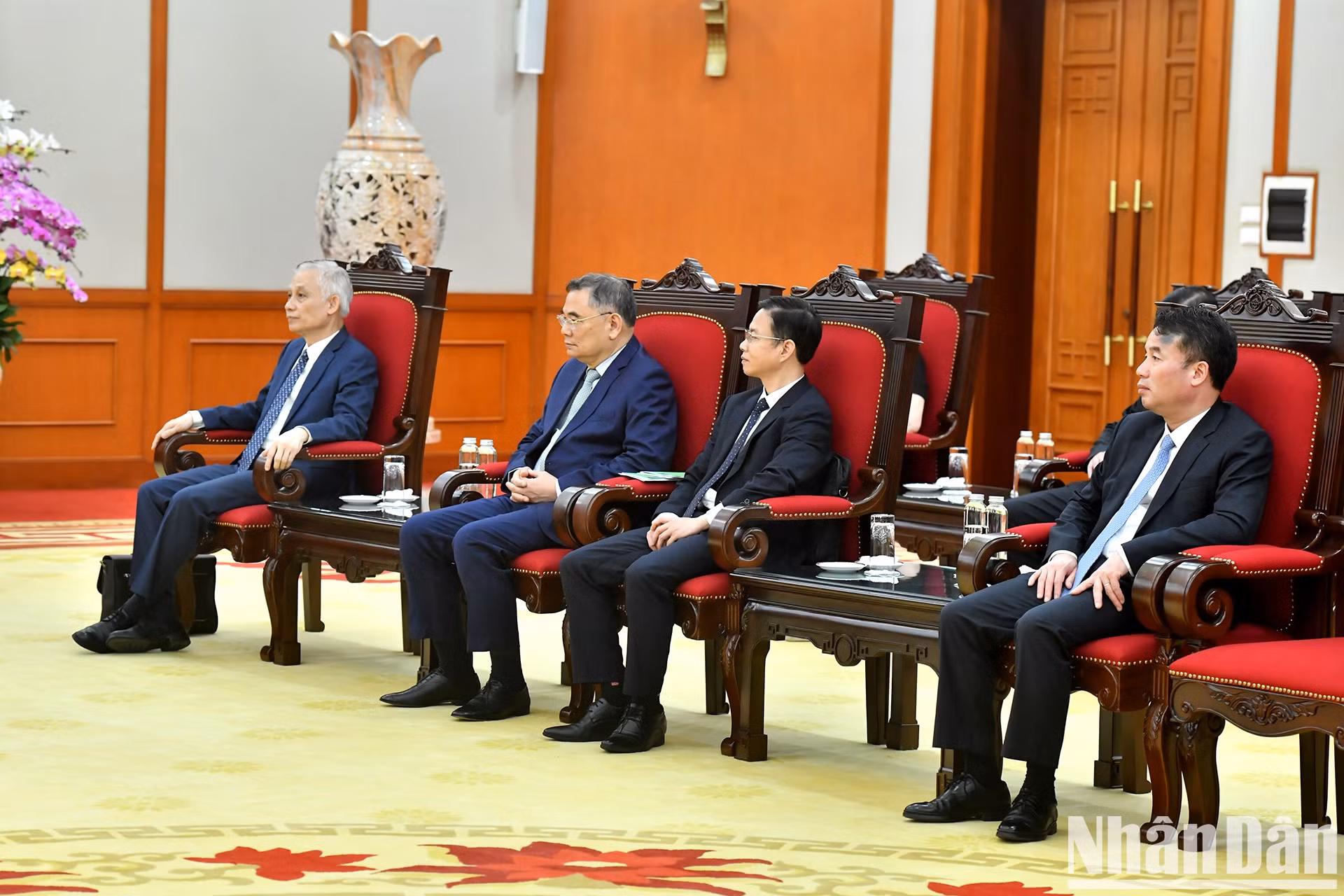 Delegados vietnamitas a la recepción.