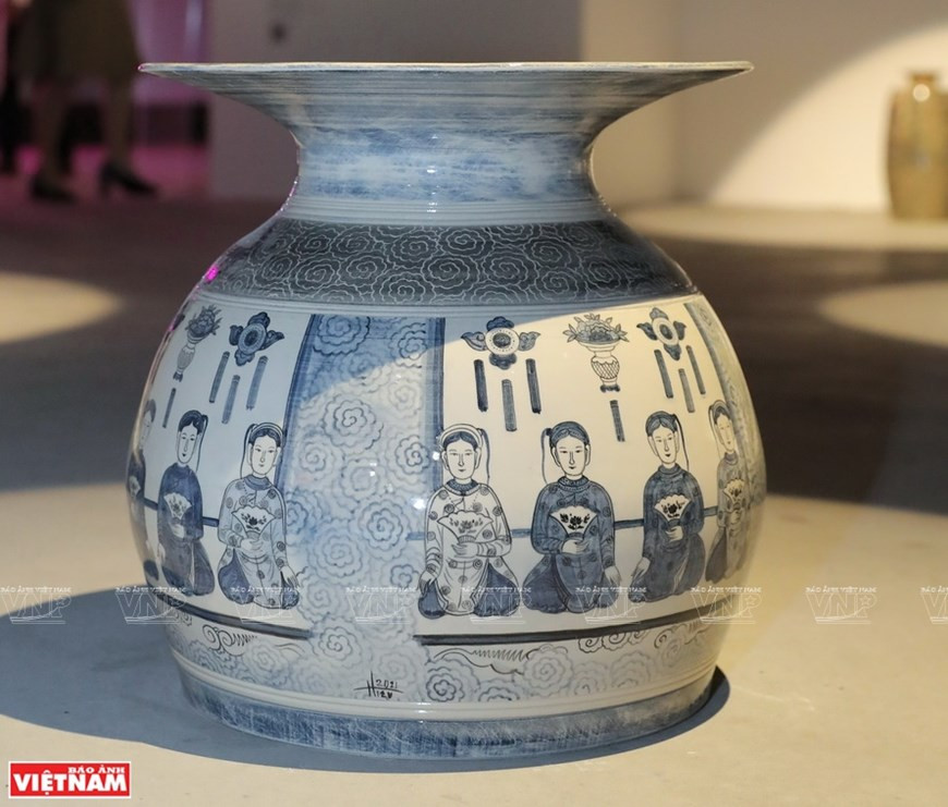 Obra exhibida en el muestrario "Loong Koong" (Foto: VNA) Obra exhibida en el muestrario "Loong Koong" (Foto: VNA)