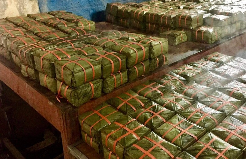 El pastel debe cocinarse durante 12 horas y con sumo cuidado.