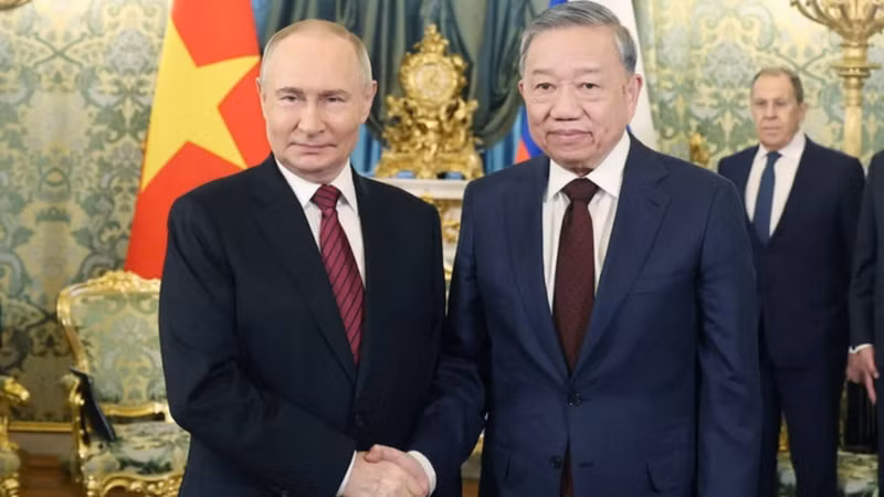 [Foto] Líder partidista vietnamita sostiene reunión privada con presidente ruso Vladimir Putin