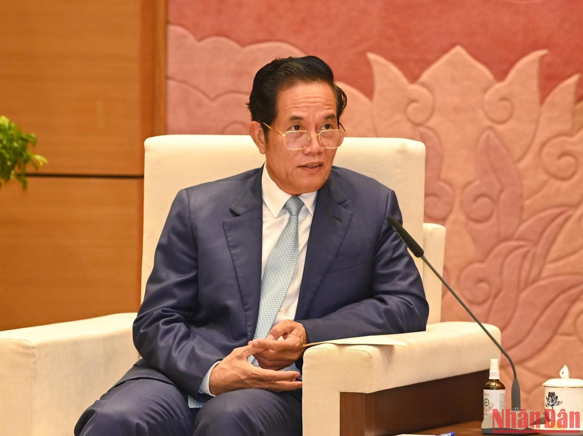 El gobernador de Phnom Penh, Khuong Sreng, habla en la reunión. El gobernador de Phnom Penh, Khuong Sreng, habla en la reunión.