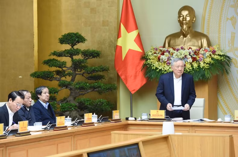 El viceprimer ministro Nguyen Hoa Binh, hace uso de la palabra en la cita. El viceprimer ministro Nguyen Hoa Binh, hace uso de la palabra en la cita.
