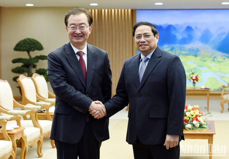 El primer ministro Pham Minh Chinh recibe a Wang Ning, secretario del Comité partidista de Yunnan. El primer ministro Pham Minh Chinh recibe a Wang Ning, secretario del Comité partidista de Yunnan.