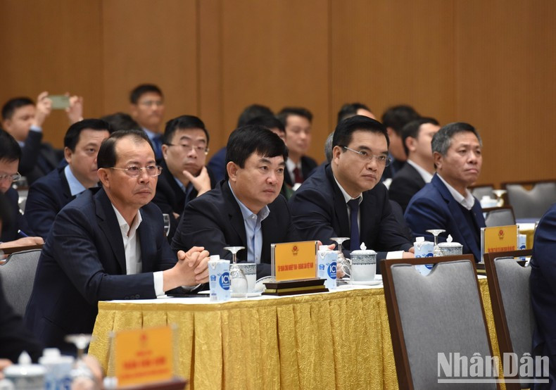 Representantes de empresas estatales en la reunión. Representantes de empresas estatales en la reunión.