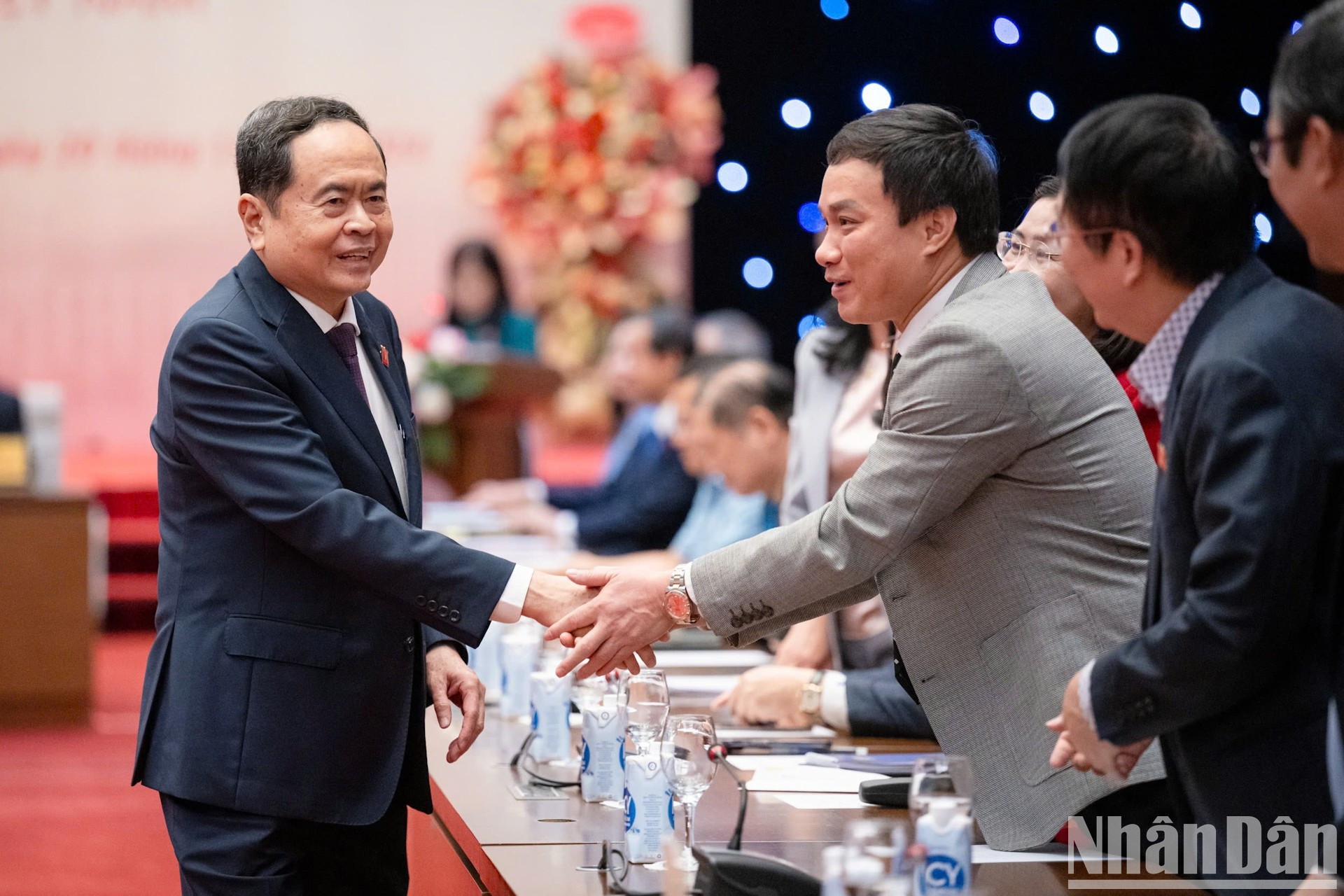 El presidente de la AN, Tran Thanh Man, y los delegados. El presidente de la AN, Tran Thanh Man, y los delegados.