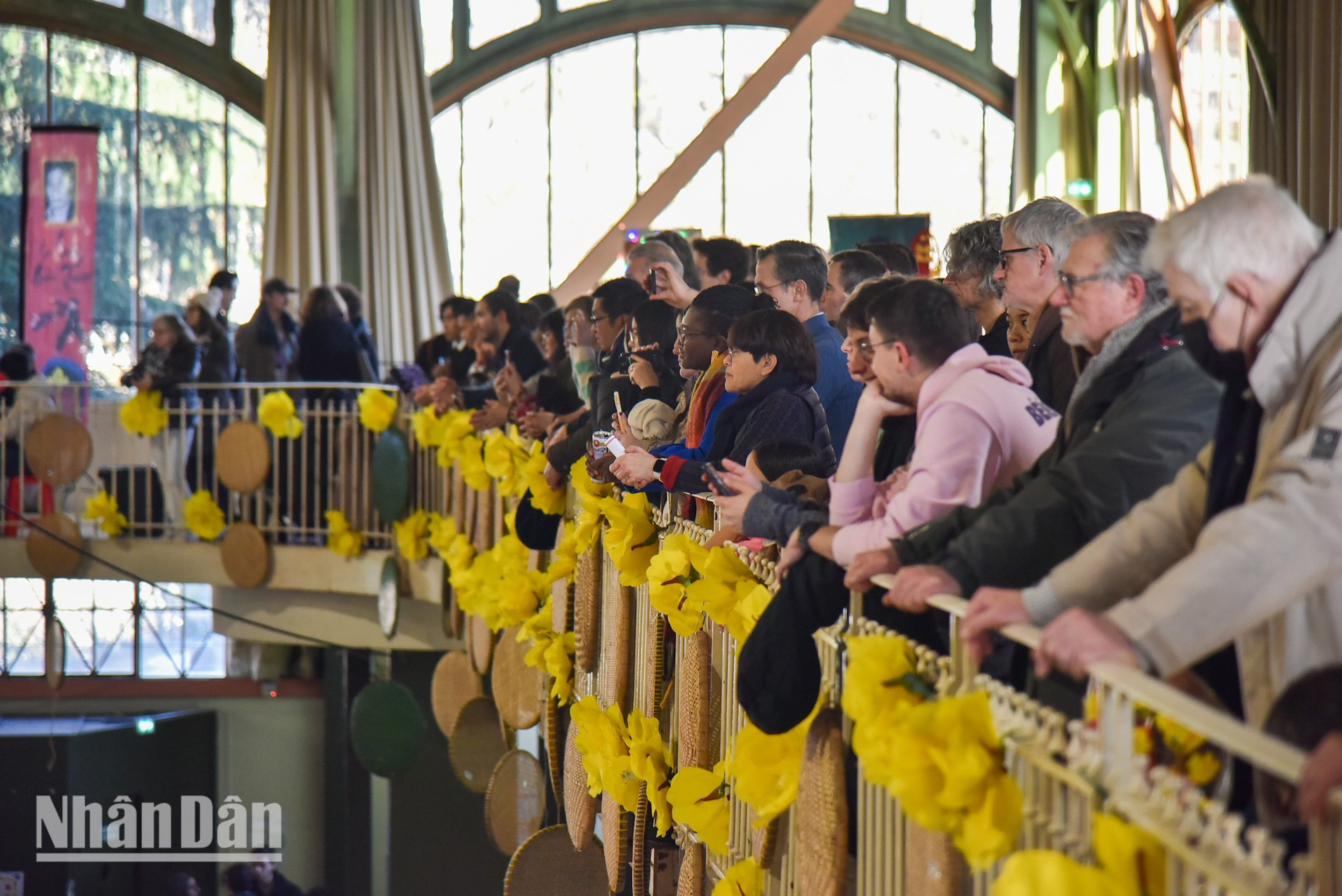 El alcalde de Nogent-sur-Marne, Jacques Martin, valora altamente los valores compartidos por los pueblos vietnamita y francés para el desarrollo mutuo y afirmó que la comunidad vietnamita contribuye a la diversidad cultural de la localidad donde vive. El alcalde de Nogent-sur-Marne, Jacques Martin, valora altamente los valores compartidos por los pueblos vietnamita y francés para el desarrollo mutuo y afirmó que la comunidad vietnamita contribuye a la diversidad cultural de la localidad donde vive.