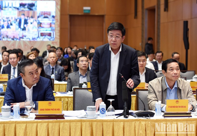 El vicepresidente del Comité Popular de Hanói, Duong Duc Tuan, informa que Hanói cuenta actualmente con una reserva de suelo de más de 400 hectáreas para viviendas sociales.