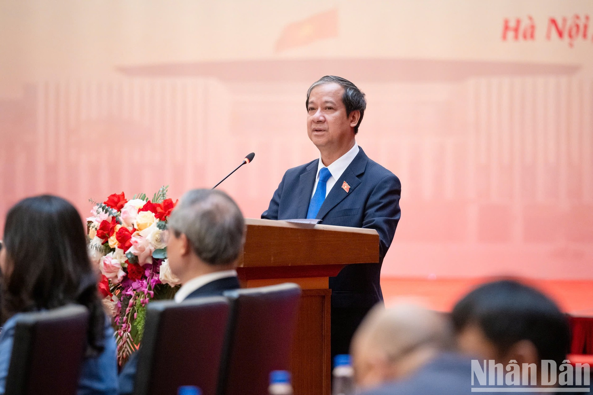 El ministro de Educación y Formación, Nguyen Kim Son, habla en el evento. El ministro de Educación y Formación, Nguyen Kim Son, habla en el evento.