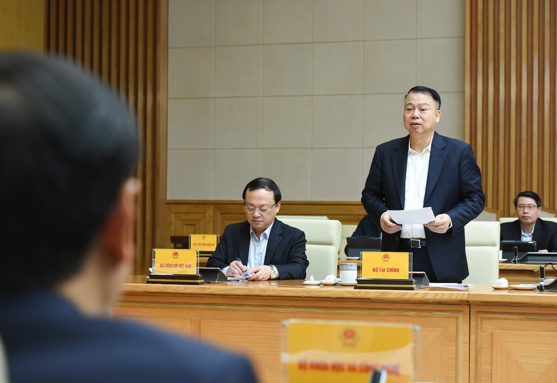 El viceministro de Finanzas, Nguyen Duc Chi, interviene en la cita. El viceministro de Finanzas, Nguyen Duc Chi, interviene en la cita.