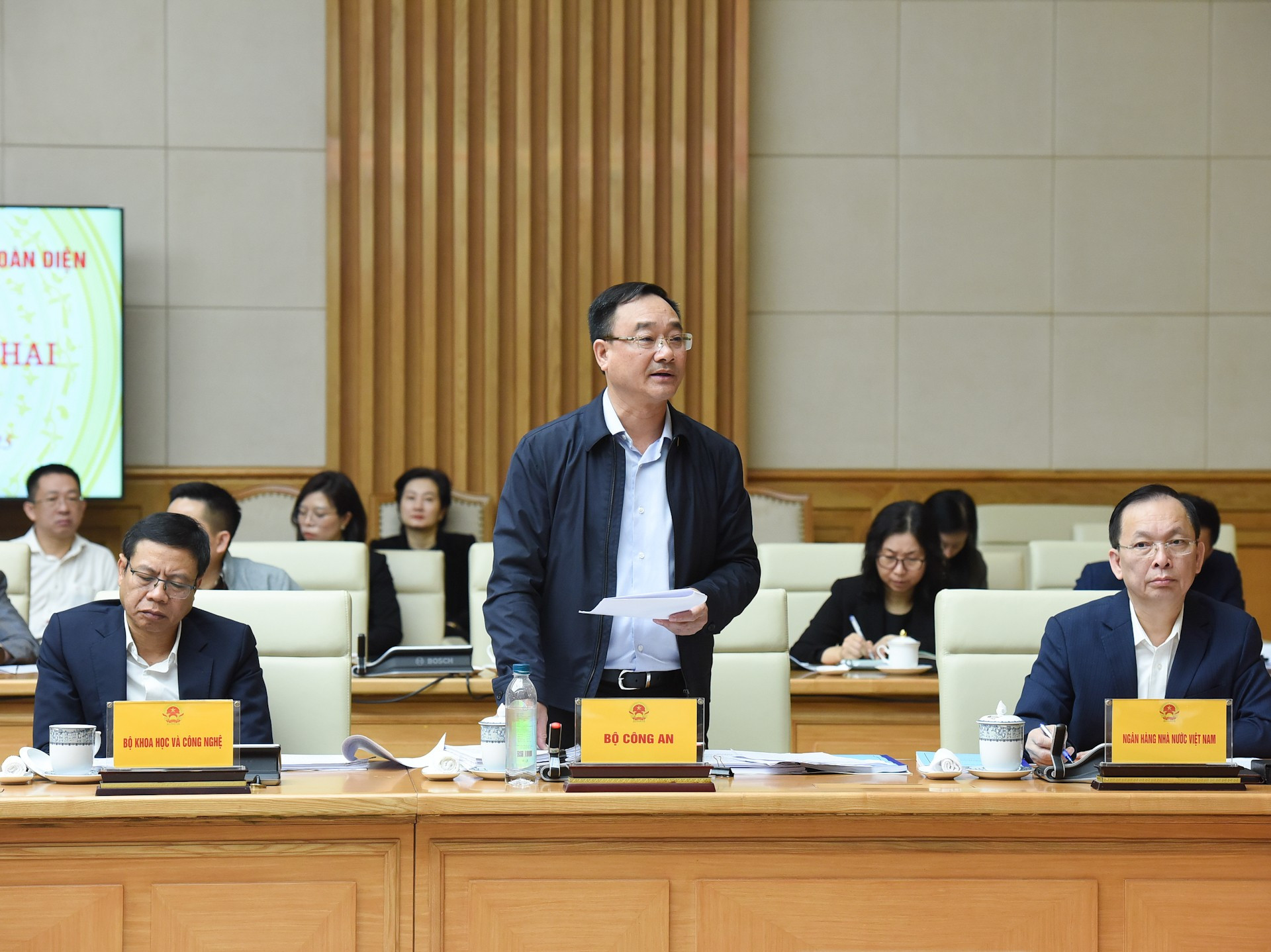 El viceministro de Seguridad Pública, Pham The Tung, interviene en el evento. El viceministro de Seguridad Pública, Pham The Tung, interviene en el evento.