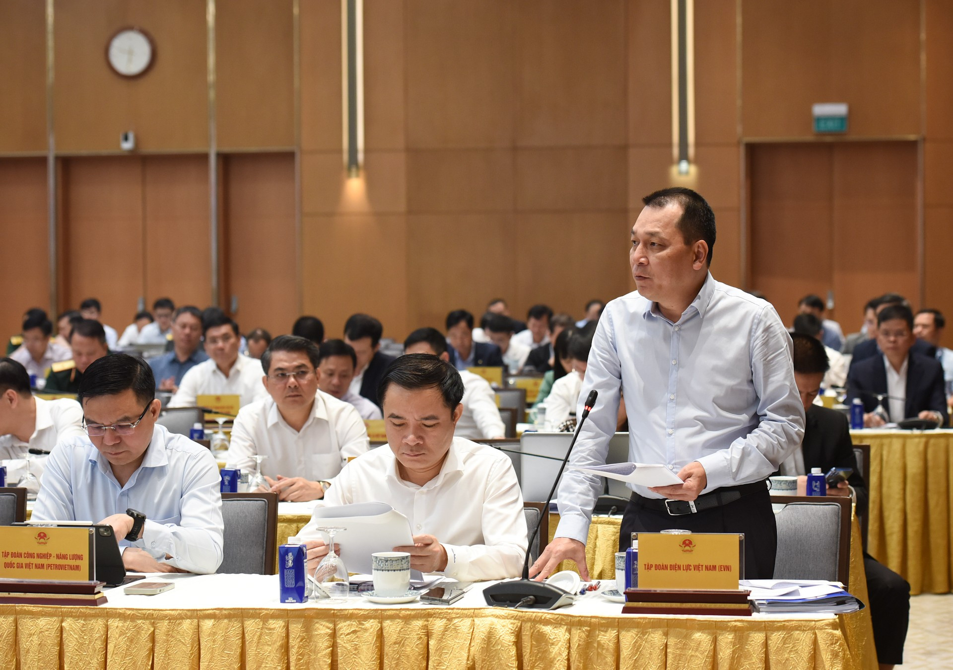 El presidente del Grupo de Electricidad de Vietnam, Dang Hoang An, habla en la actividad. El presidente del Grupo de Electricidad de Vietnam, Dang Hoang An, habla en la actividad.