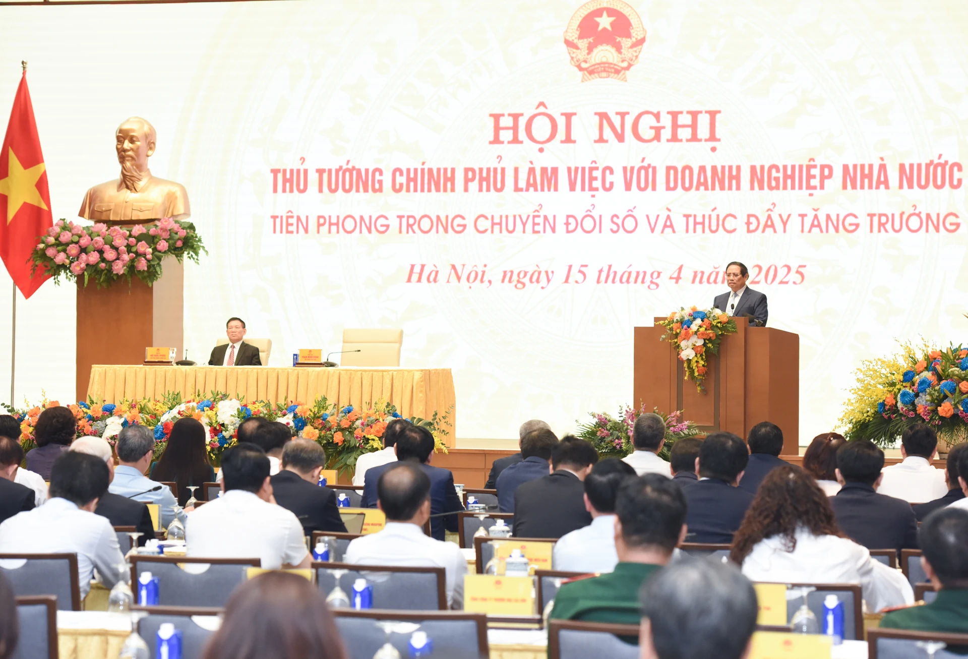 [Foto] Premier vietnamita preside conferencia del Gobierno con empresas estatales pioneras en transformación digital 