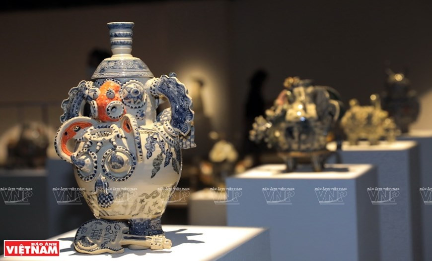 Obra exhibida en el muestrario "Loong Koong" (Foto: VNA) Obra exhibida en el muestrario "Loong Koong" (Foto: VNA)