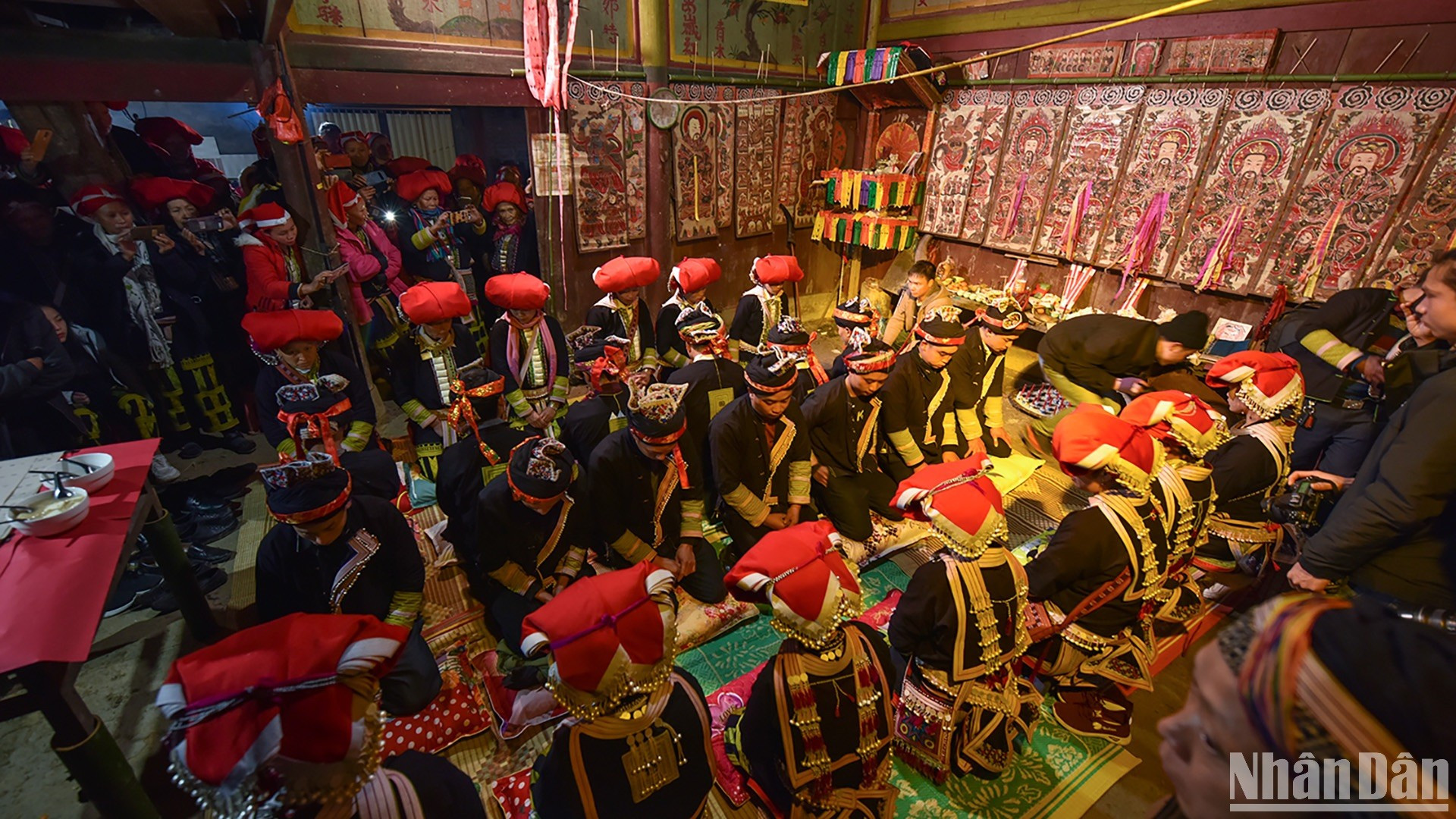 El ritual ha sido preservado con fidelidad en la comunidad de Ta Phin. (Foto: VU LINH)