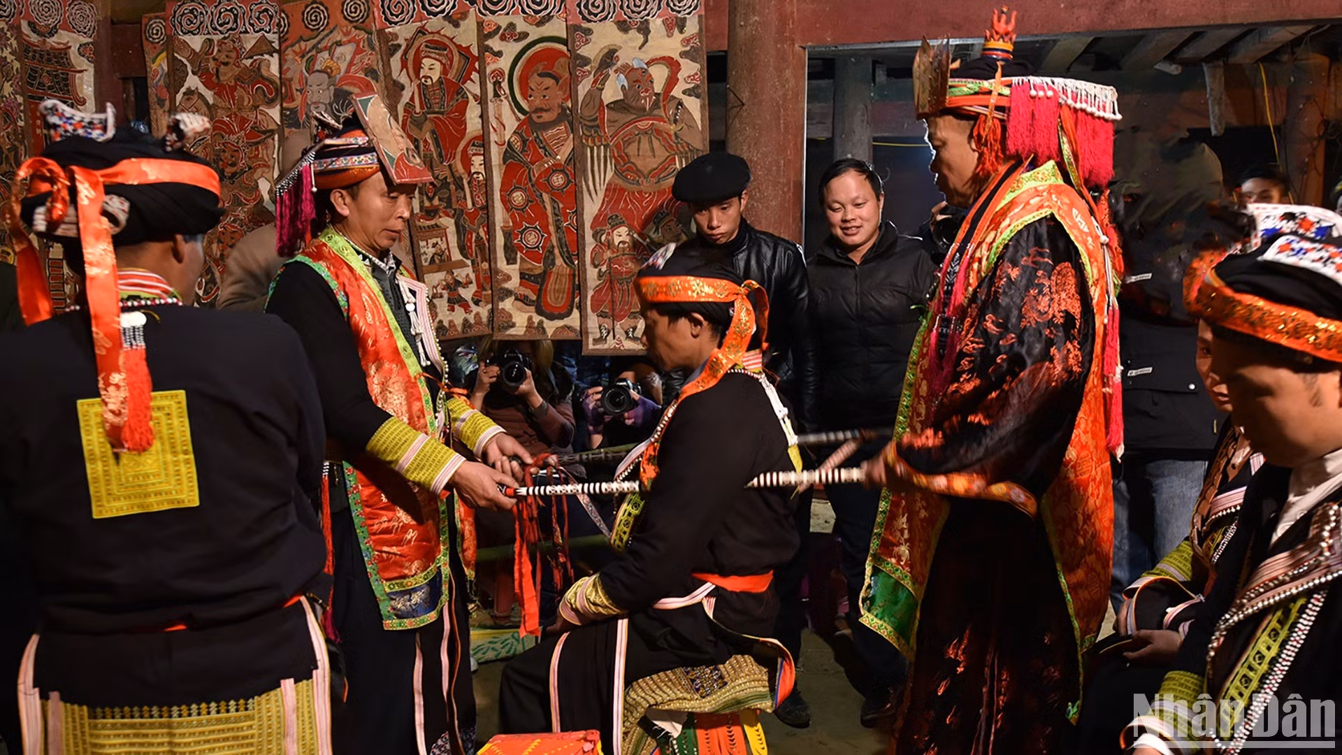 Símbolo de madurez, el “cap sac” forma parte de la vida de cada hombre Dao. (Foto: VU LINH)