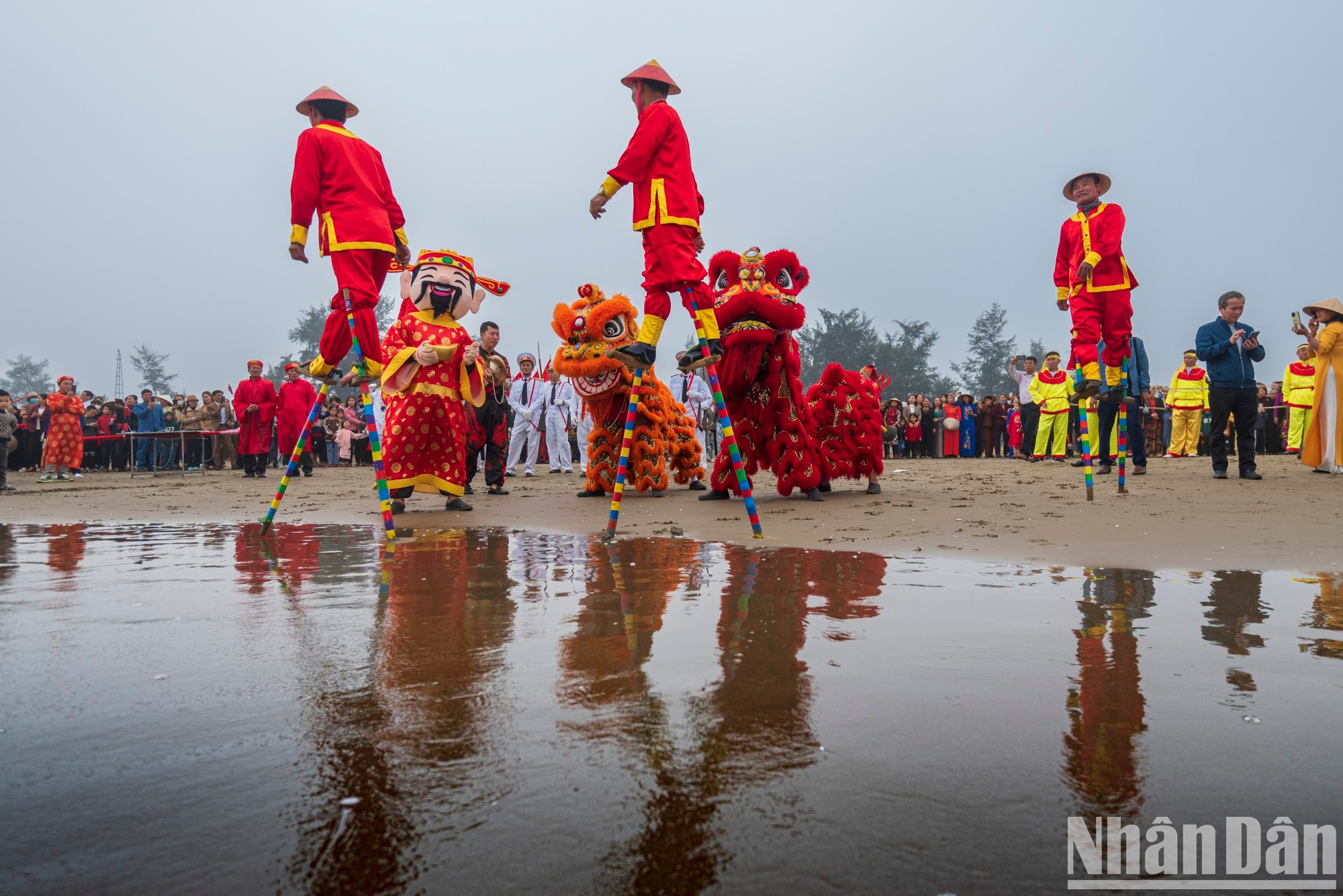 En la ocasión se celebran juegos folclóricos para pedir tranquilidad para los residentes y paz para la nación. En la ocasión se celebran juegos folclóricos para pedir tranquilidad para los residentes y paz para la nación.