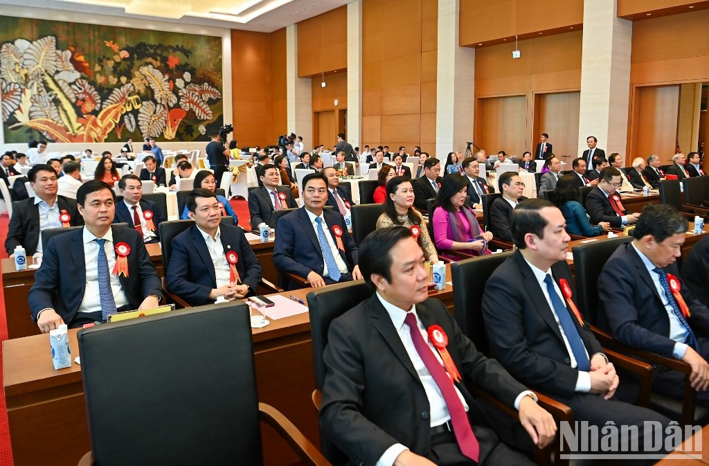 Dirigentes de los ministerios, departamentos y localidades en el evento. Dirigentes de los ministerios, departamentos y localidades en el evento.