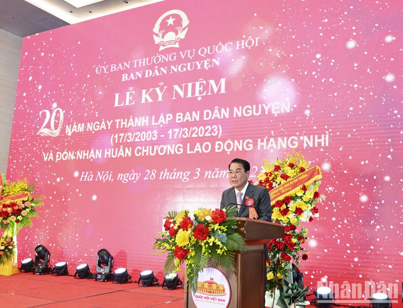 El jefe de la Junta de Peticiones del Comité Permanente de la AN, Duong Thanh Binh, habla en el evento. El jefe de la Junta de Peticiones del Comité Permanente de la AN, Duong Thanh Binh, habla en el evento.