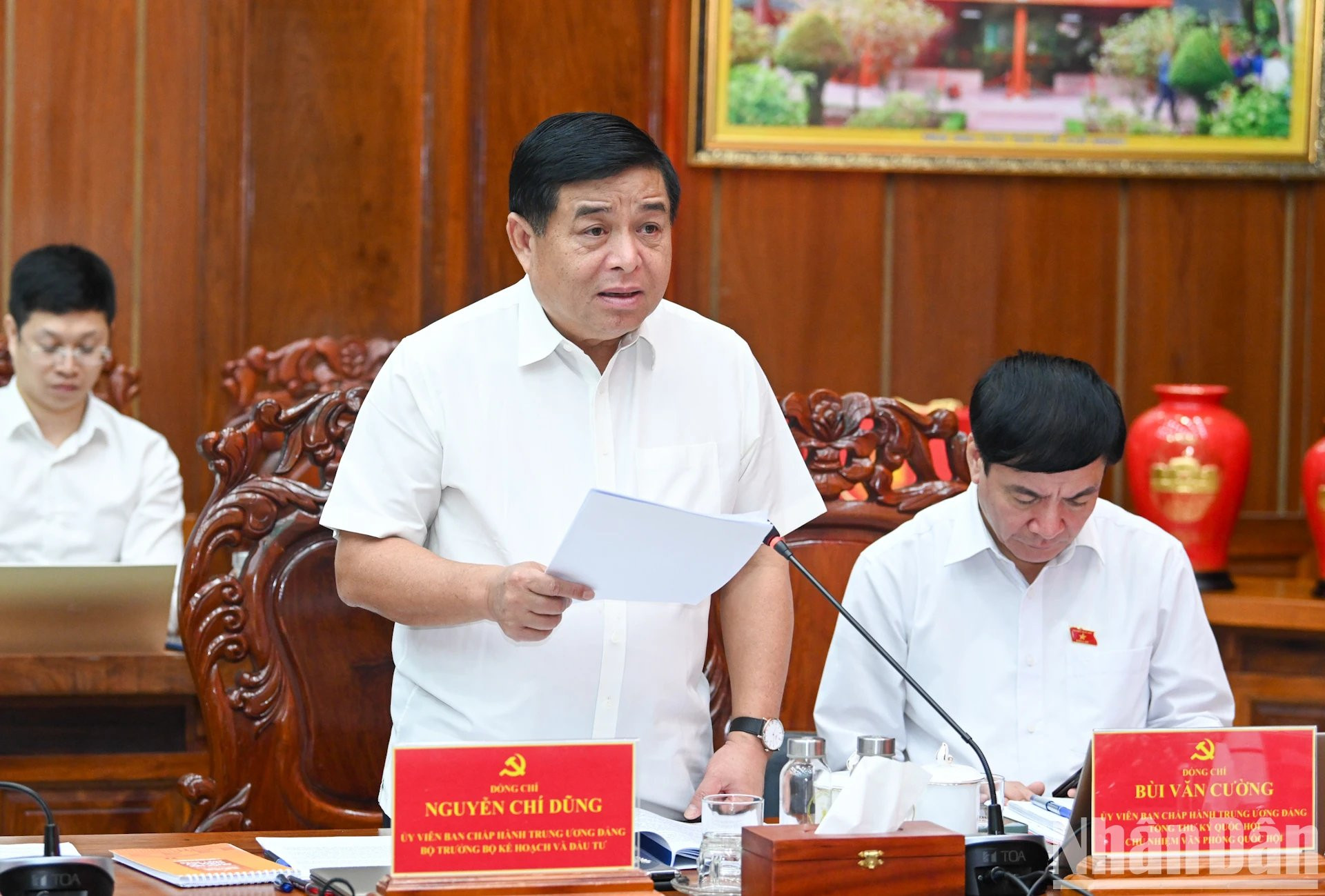 El ministro de Planificación e Inversiones, Nguyen Chi Dung, habla en la cita. El ministro de Planificación e Inversiones, Nguyen Chi Dung, habla en la cita.