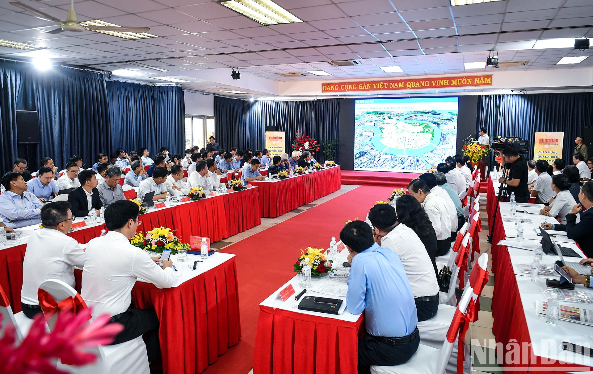 Analizan impactos del espacio libre vertical del puente Thu Thiem 4 al turismo de Ciudad Ho Chi Minh ảnh 3