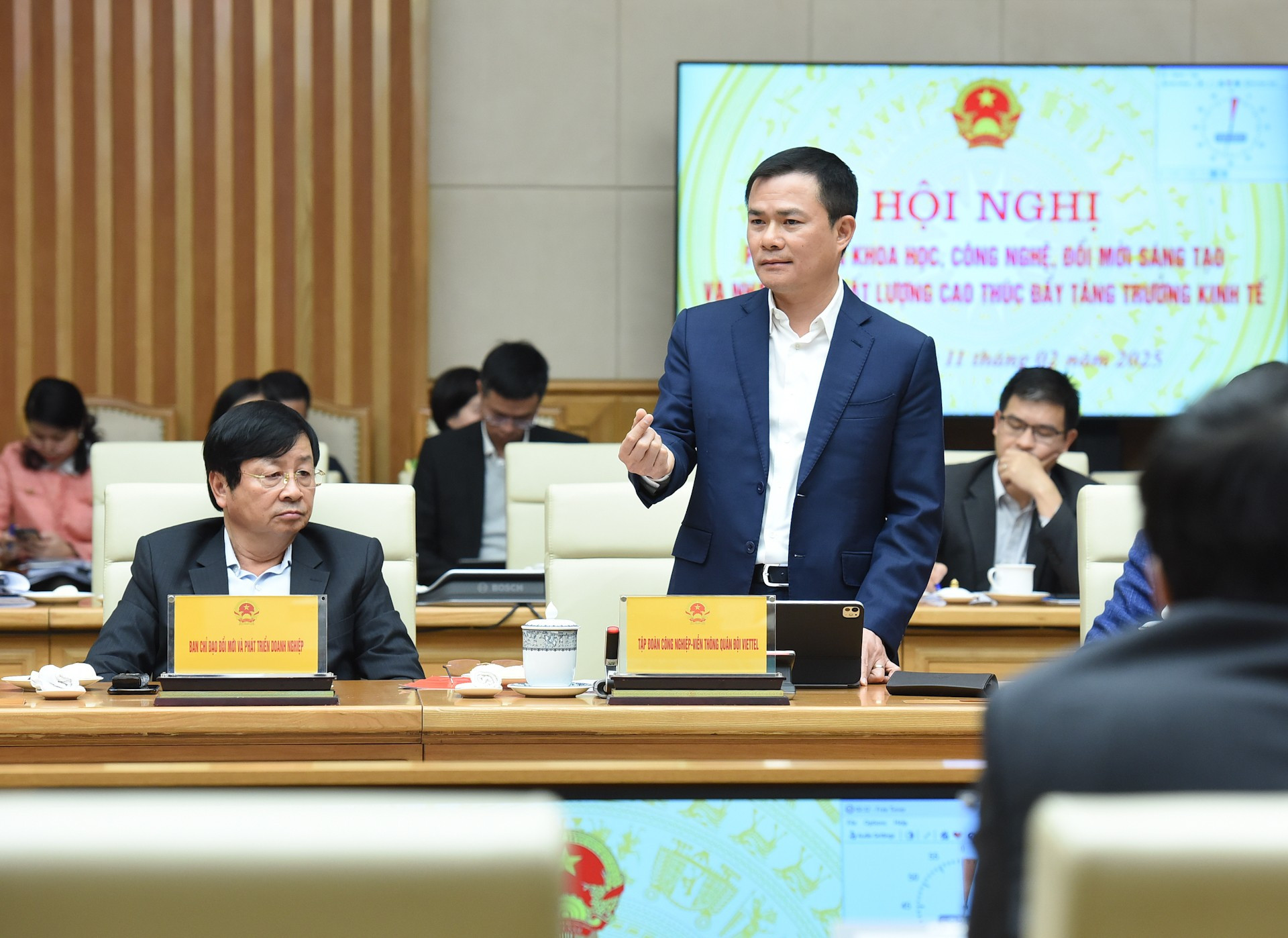 El presidente del Grupo de Telecomunicaciones e Industria Militar Viettel, Tao Duc Thang. El presidente del Grupo de Telecomunicaciones e Industria Militar Viettel, Tao Duc Thang.