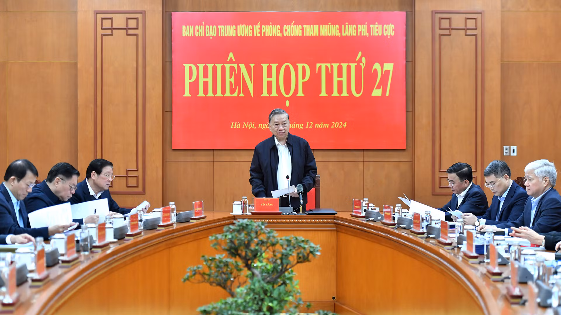 [Foto] Líder partidista de Vietnam preside reunión sobre lucha contra corrupción y despilfarro