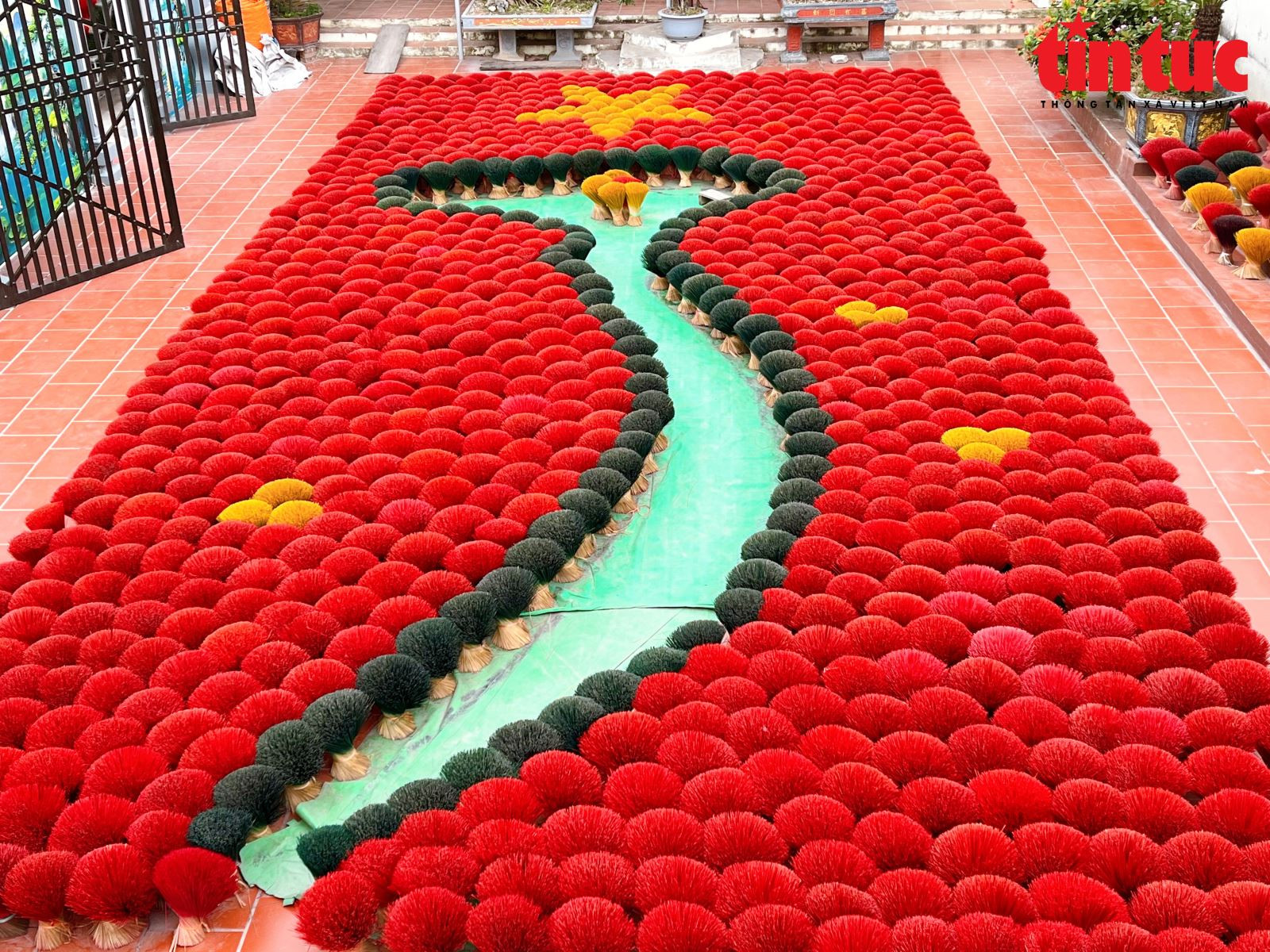 La aldea de Quang Phu Cau es famosa por la producción de inciensos desde hace más de cien años. (Foto: baotintuc.vn)