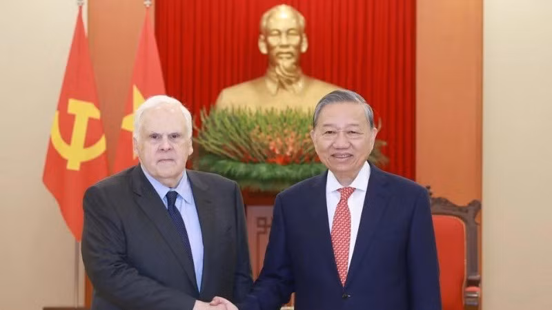 [Foto] Líder partidista vietnamita recibe al fundador y presidente ejecutivo de corporación FedEx