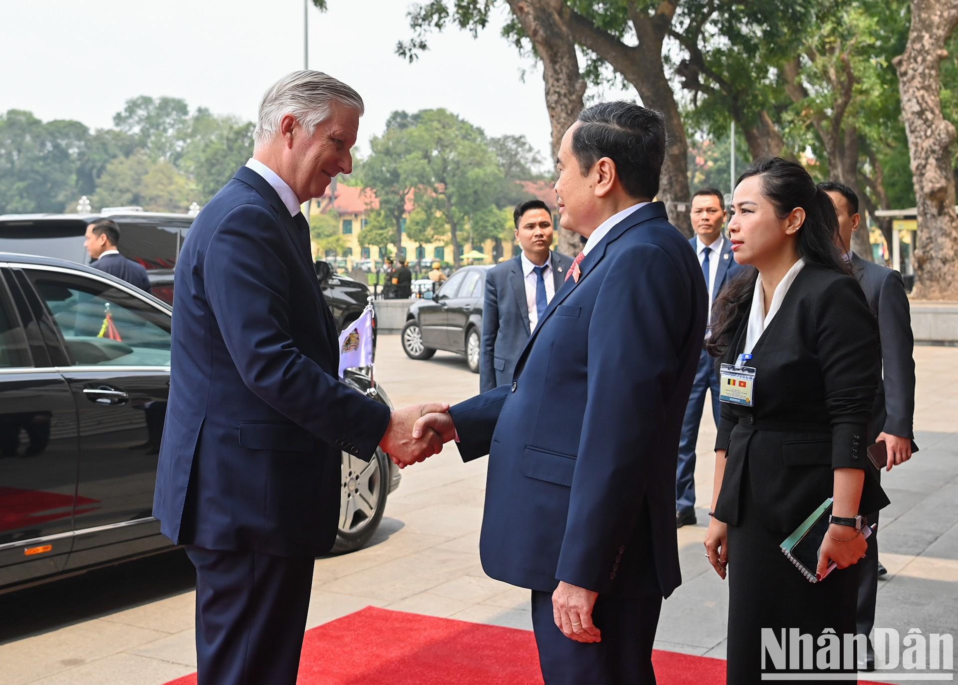 El presidente de la ANV, Tran Thanh Man, da la bienvenida al Rey Felipe de Bélgica. El presidente de la ANV, Tran Thanh Man, da la bienvenida al Rey Felipe de Bélgica.