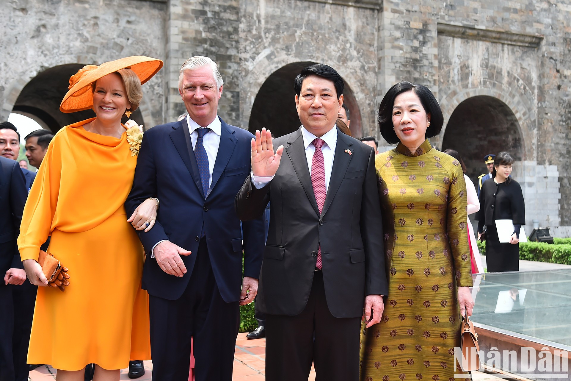 El presidente Luong Cuong y su esposa, junto con el rey Felipe de Bélgica y la reina en la visita.