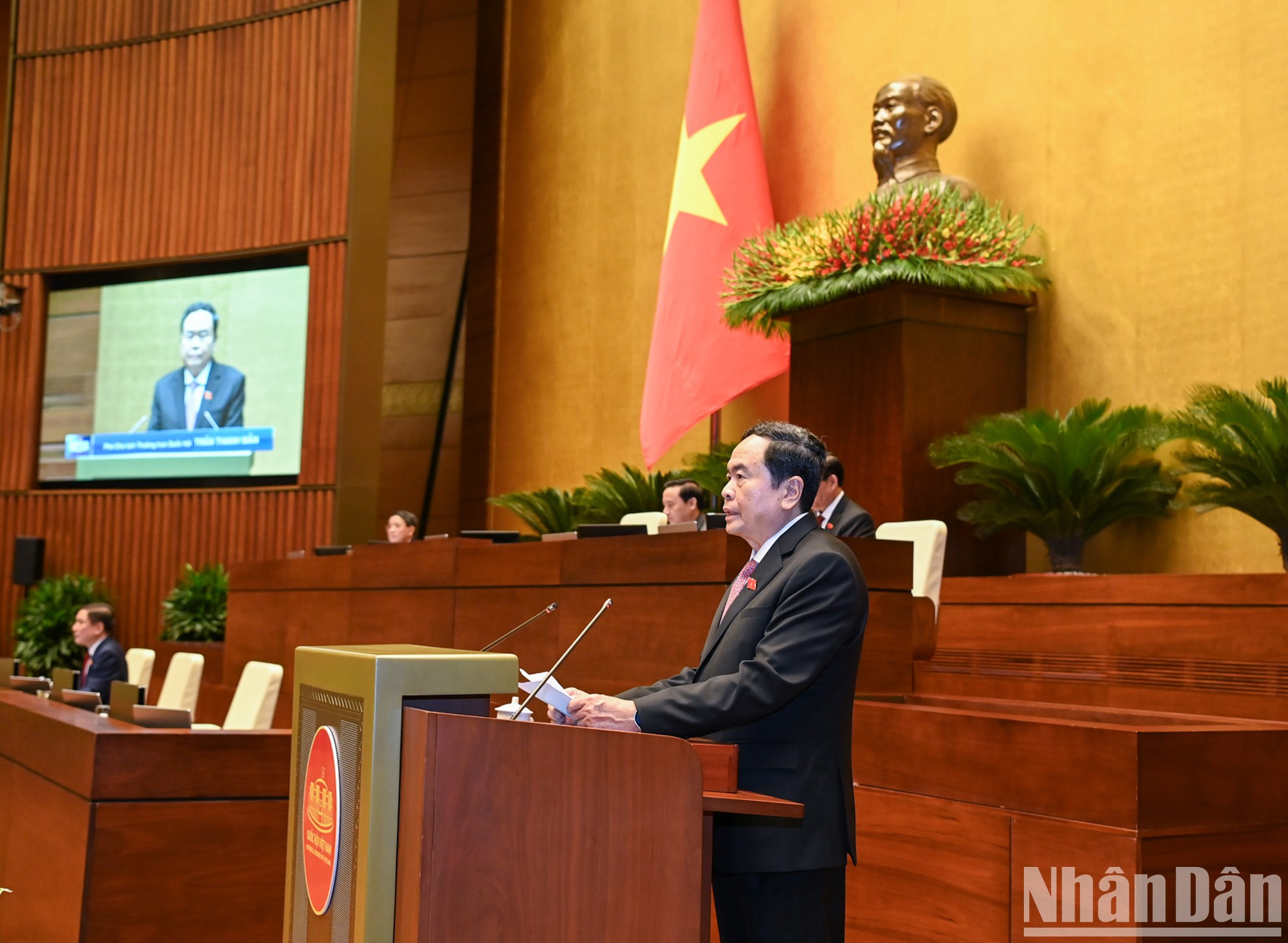 El vicepresidente permanente de la AN, Tran Thanh Man, pronuncia el discurso de apertura. El vicepresidente permanente de la AN, Tran Thanh Man, pronuncia el discurso de apertura.