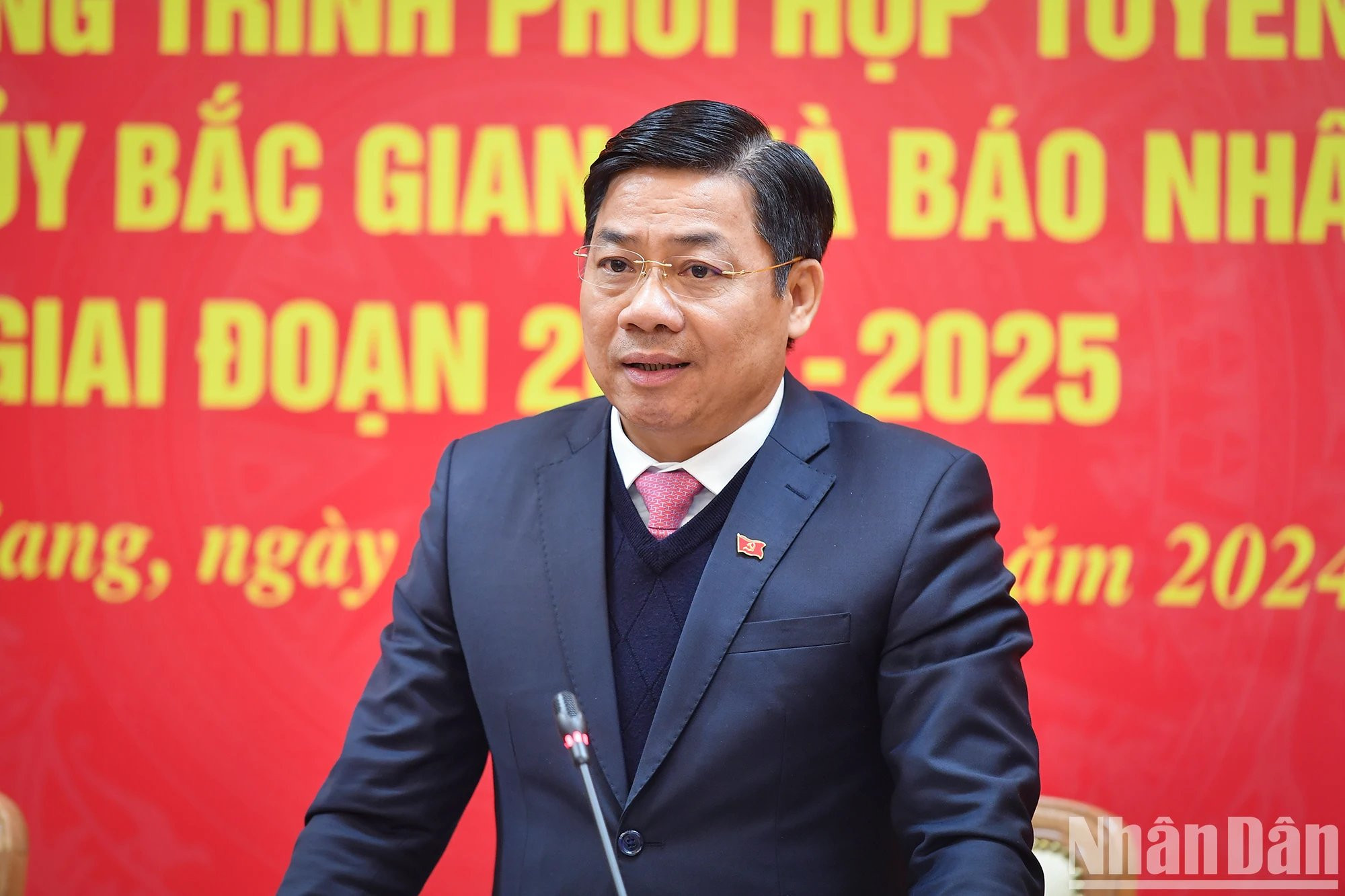 Duong Van Thai, secretario del Comité partidista y jefe de la delegación de la AN en Bac Giang, interviene en el evento. Duong Van Thai, secretario del Comité partidista y jefe de la delegación de la AN en Bac Giang, interviene en el evento.
