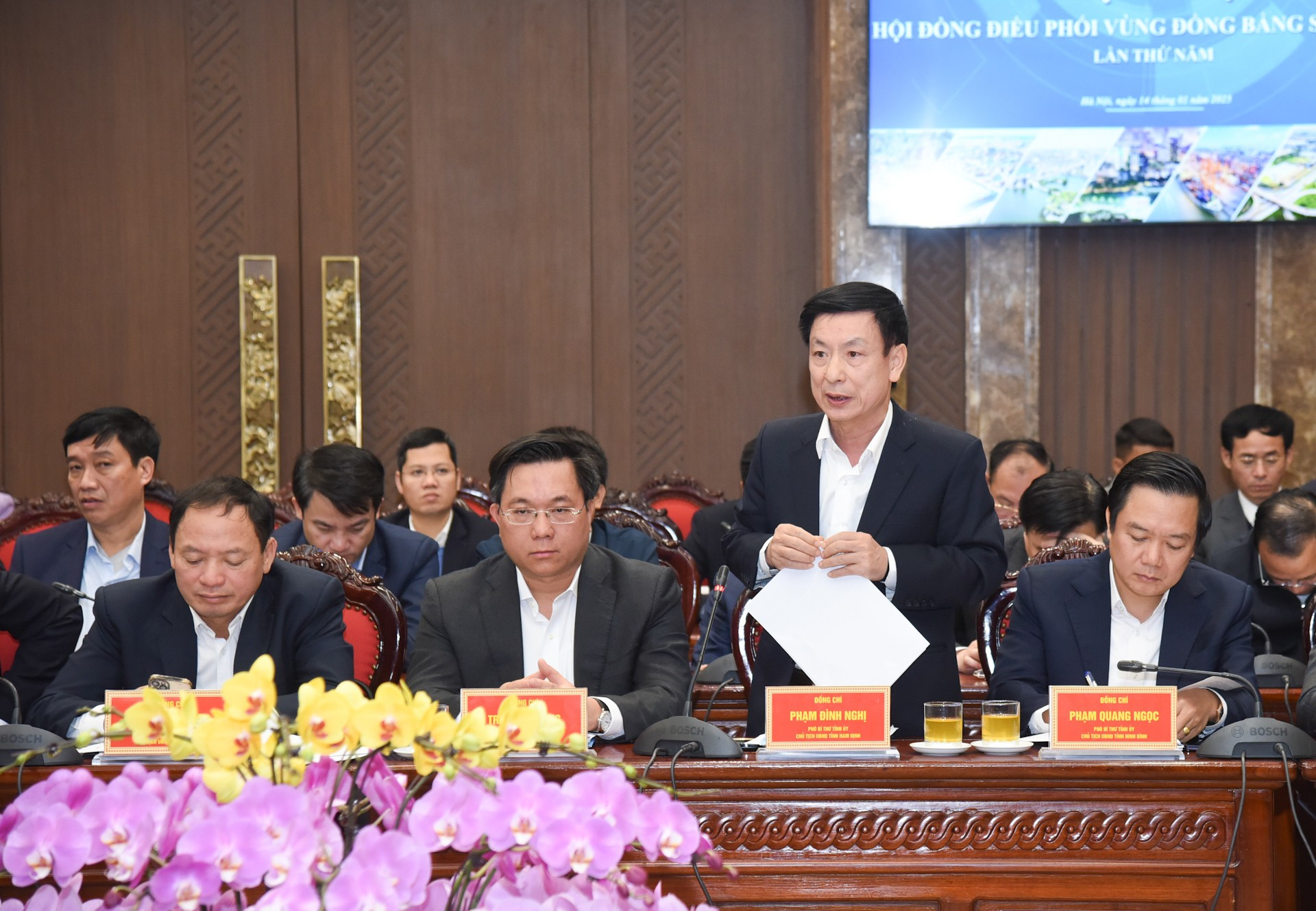 El presidente del Comité Popular de la provincia de Nam Dinh, Pham Dinh Nghi, habla en el evento. El presidente del Comité Popular de la provincia de Nam Dinh, Pham Dinh Nghi, habla en el evento.