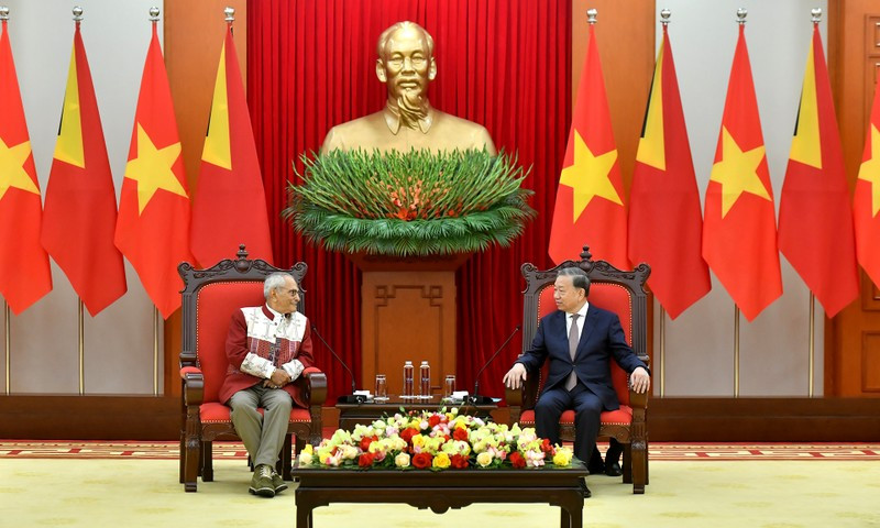 El secretario general del PCV, To Lam, recibe al presidente de Timor Oriental, José Ramos-Horta.