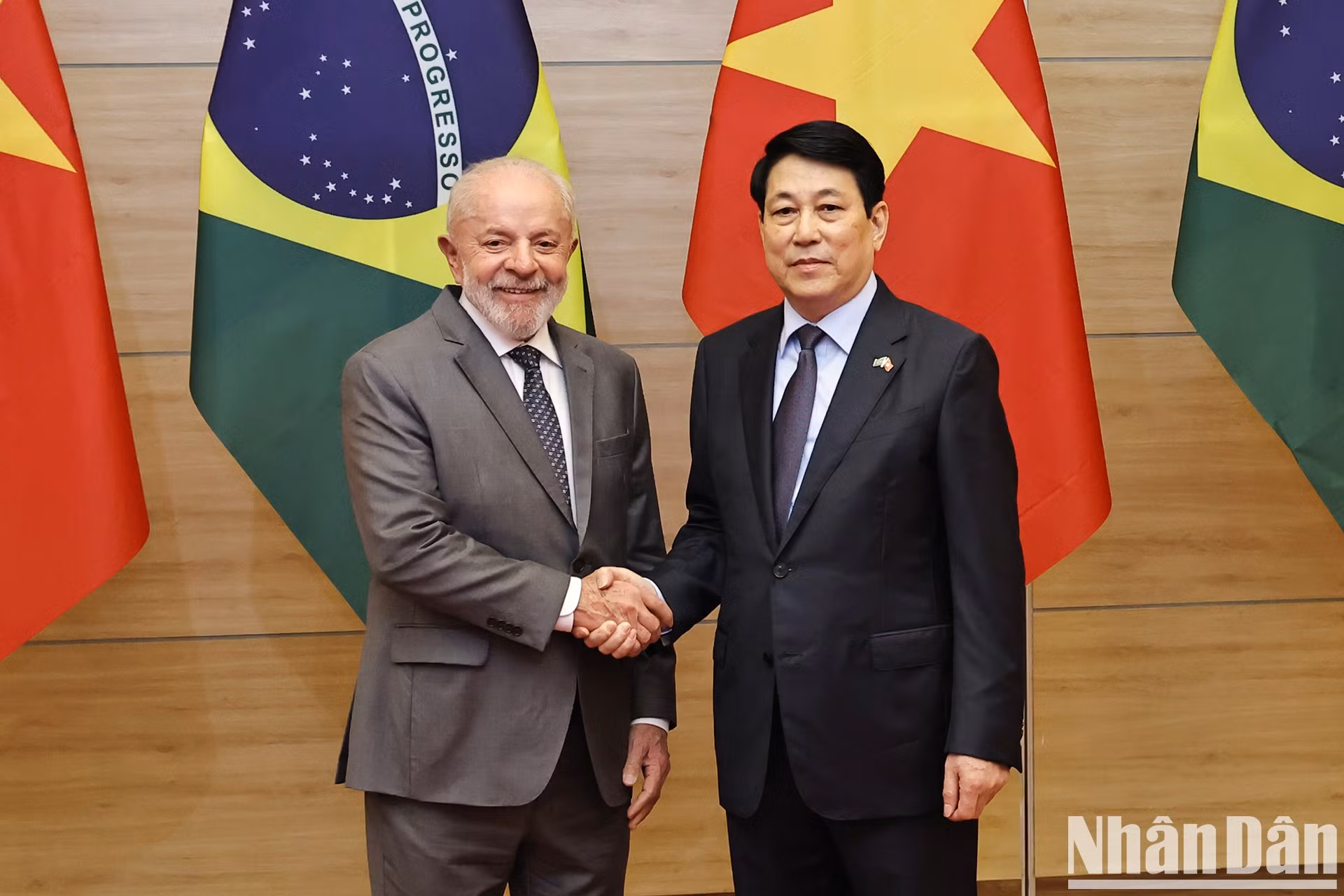 El presidente brasileño, Luiz Inácio Lula da Silva y el presidente de Vietnam, Luong Cuong en el banquete.