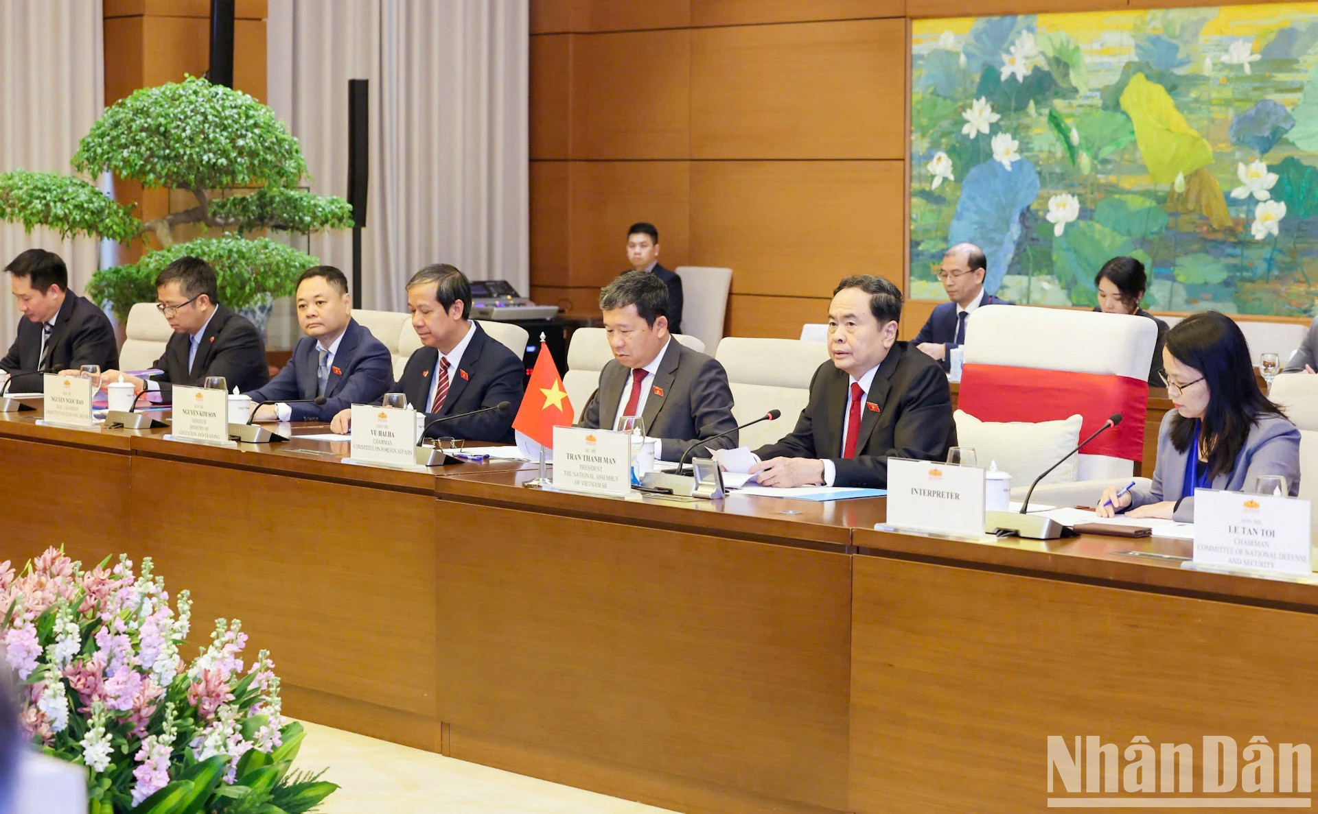 El presidente de la ANV, Tran Thanh Man, y delegados vietnamitas en la cita. El presidente de la ANV, Tran Thanh Man, y delegados vietnamitas en la cita.