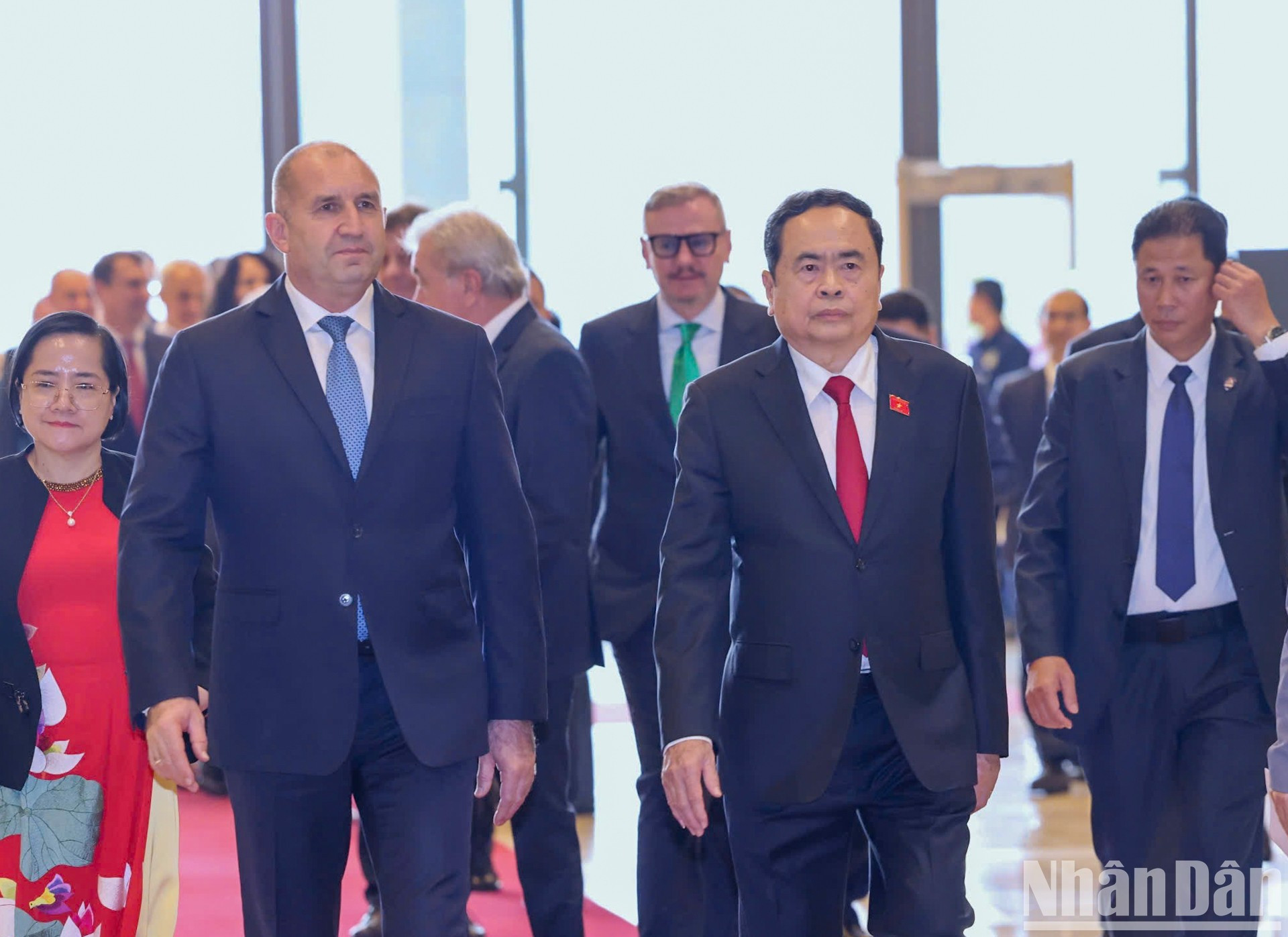 El presidente de la ANV, Tran Thanh Man, y el presidente de Bulgaria, Rumen Radev. El presidente de la ANV, Tran Thanh Man, y el presidente de Bulgaria, Rumen Radev.